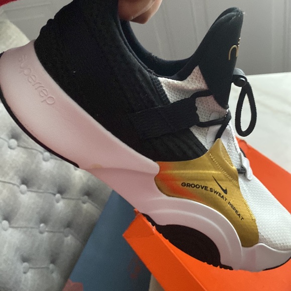 Women’s NIKE SUPER PREP GROOVE SZ 9.5 - Picture 6 of 16